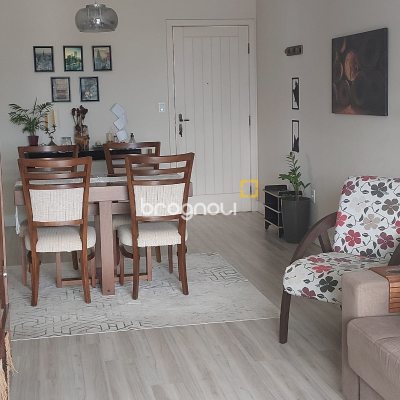 Apartamento com 114m², 3 quartos (sendo 1 suíte), 2 garagens, no bairro Canto em Florianópolis