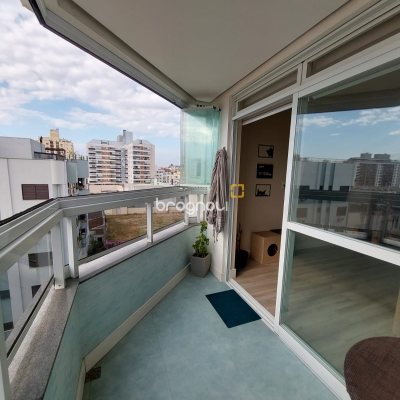Apartamento com 114m², 3 quartos (sendo 1 suíte), 2 garagens, no bairro Canto em Florianópolis