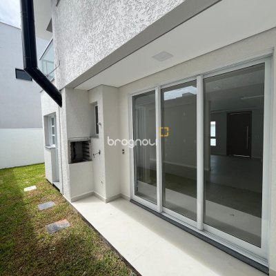 Casa com 138m², 3 quartos (sendo 1 suíte), 2 garagens, no bairro Ingleses em Florianópolis
