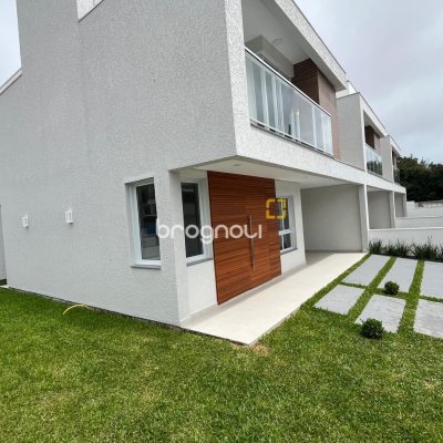 Casa com 138m², 3 quartos (sendo 1 suíte), 2 garagens, no bairro Ingleses em Florianópolis