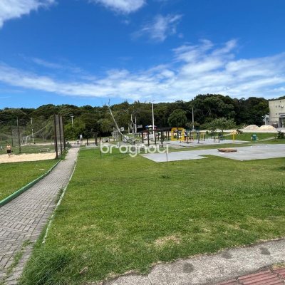 Casa com 138m², 3 quartos (sendo 1 suíte), 2 garagens, no bairro Ingleses em Florianópolis