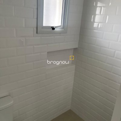 Casa com 138m², 3 quartos (sendo 1 suíte), 2 garagens, no bairro Ingleses em Florianópolis