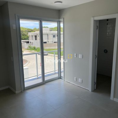 Casa com 138m², 3 quartos (sendo 1 suíte), 2 garagens, no bairro Ingleses em Florianópolis