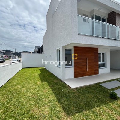 Casa com 138m², 3 quartos (sendo 1 suíte), 2 garagens, no bairro Ingleses em Florianópolis