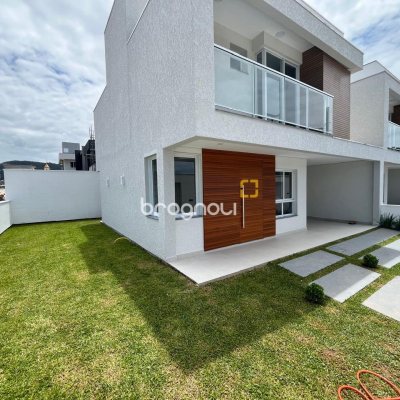Casa com 138m², 3 quartos (sendo 1 suíte), 2 garagens, no bairro Ingleses em Florianópolis