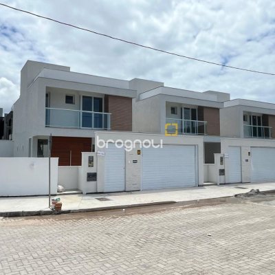 Casa com 138m², 3 quartos (sendo 1 suíte), 2 garagens, no bairro Ingleses em Florianópolis