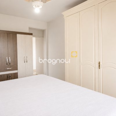Apartamento com 125m², 3 quartos (sendo 1 suíte), 2 garagens, no bairro Coqueiros em Florianópolis