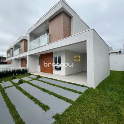 Casa com 138m², 3 quartos (sendo 1 suíte), 2 garagens, no bairro Ingleses em Florianópolis