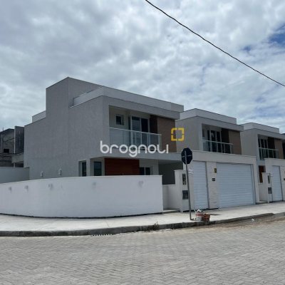 Casa com 138m², 3 quartos (sendo 1 suíte), 2 garagens, no bairro Ingleses em Florianópolis