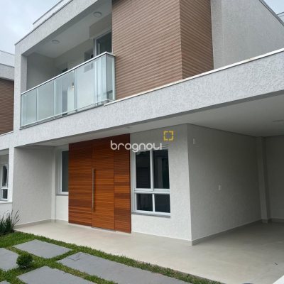 Casa com 138m², 3 quartos (sendo 1 suíte), 2 garagens, no bairro Ingleses em Florianópolis