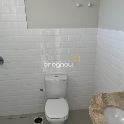 Casa com 138m², 3 quartos (sendo 1 suíte), 2 garagens, no bairro Ingleses em Florianópolis