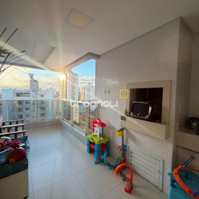 Apartamento com 119m², 3 quartos (sendo 3 suítes), 2 garagens, no bairro Nossa Senhora do Rosário em São José