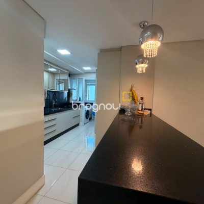 Apartamento com 119m², 3 quartos (sendo 3 suítes), 2 garagens, no bairro Nossa Senhora do Rosário em São José