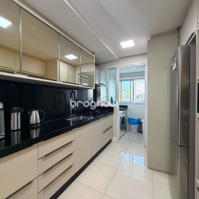 Apartamento com 119m², 3 quartos (sendo 3 suítes), 2 garagens, no bairro Nossa Senhora do Rosário em São José