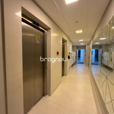 Apartamento com 119m², 3 quartos (sendo 3 suítes), 2 garagens, no bairro Nossa Senhora do Rosário em São José