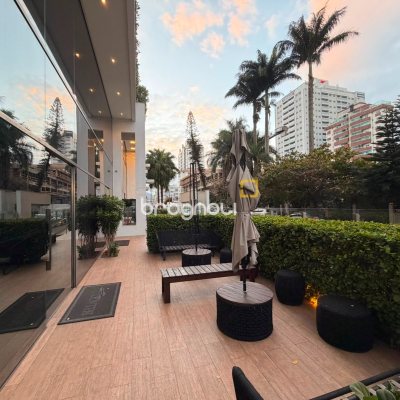 Apartamento com 119m², 3 quartos (sendo 3 suítes), 2 garagens, no bairro Nossa Senhora do Rosário em São José