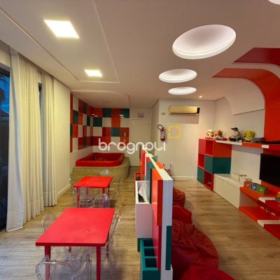 Apartamento com 119m², 3 quartos (sendo 3 suítes), 2 garagens, no bairro Nossa Senhora do Rosário em São José