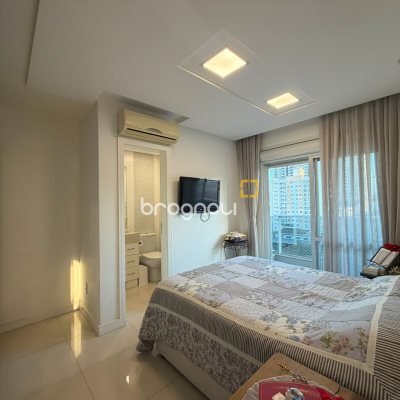 Apartamento com 119m², 3 quartos (sendo 3 suítes), 2 garagens, no bairro Nossa Senhora do Rosário em São José