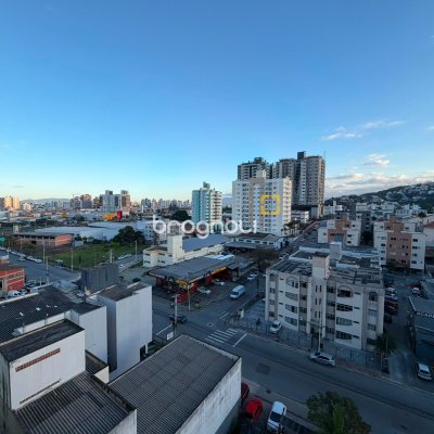 Apartamento com 119m², 3 quartos (sendo 3 suítes), 2 garagens, no bairro Nossa Senhora do Rosário em São José