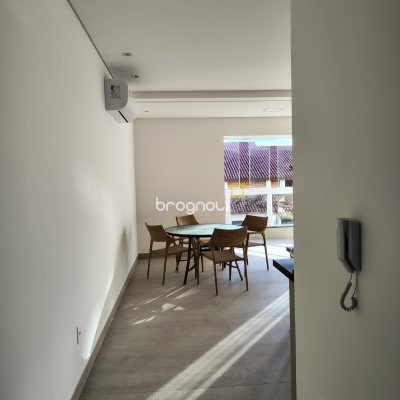 Apartamento com 90m², 2 quartos (sendo 2 suítes), 1 garagem, no bairro Cachoeira do Bom Jesus em Florianópolis