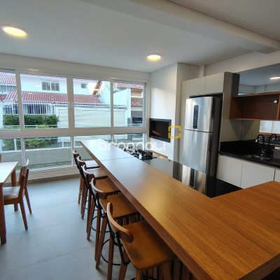 Apartamento com 90m², 2 quartos (sendo 2 suítes), 1 garagem, no bairro Cachoeira do Bom Jesus em Florianópolis