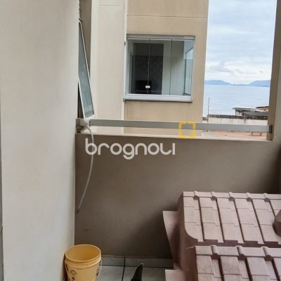 Apartamento com 58m², 2 quartos, 1 garagem, no bairro Balneário em Florianópolis