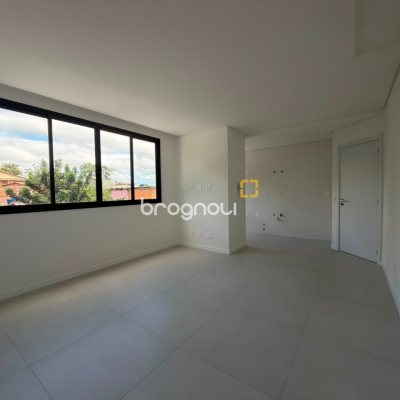 Apartamento com 59m², 2 quartos (sendo 1 suíte), 1 garagem, no bairro Coqueiros em Florianópolis