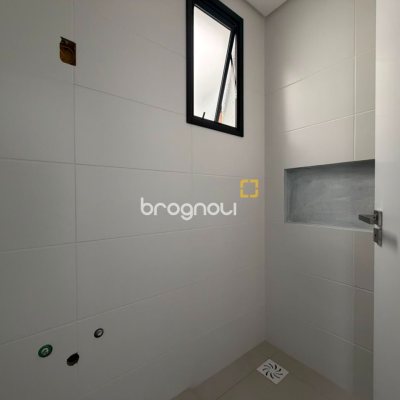 Apartamento com 59m², 2 quartos (sendo 1 suíte), 1 garagem, no bairro Coqueiros em Florianópolis