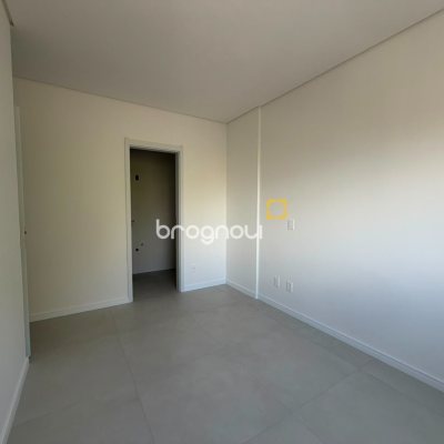 Apartamento com 59m², 2 quartos (sendo 1 suíte), 1 garagem, no bairro Coqueiros em Florianópolis