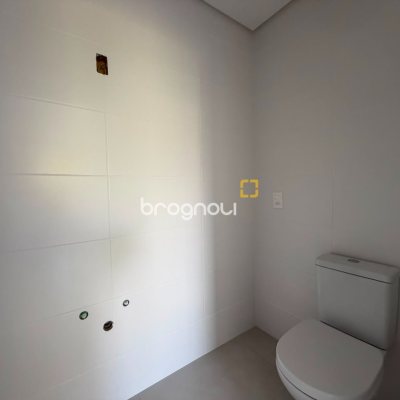 Apartamento com 59m², 2 quartos (sendo 1 suíte), 1 garagem, no bairro Coqueiros em Florianópolis
