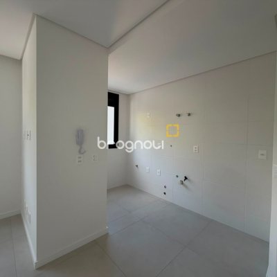 Apartamento com 59m², 2 quartos (sendo 1 suíte), 1 garagem, no bairro Coqueiros em Florianópolis