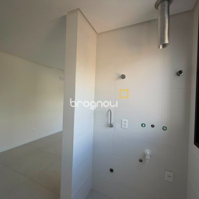 Apartamento com 59m², 2 quartos (sendo 1 suíte), 1 garagem, no bairro Coqueiros em Florianópolis