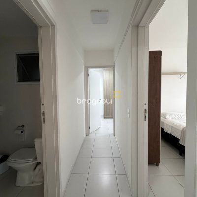 Apartamento com 66m², 2 quartos (sendo 1 suíte), 1 garagem, no bairro Canasvieiras em Florianópolis