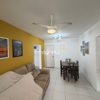 Apartamento com 66m², 2 quartos (sendo 1 suíte), 1 garagem, no bairro Canasvieiras em Florianópolis