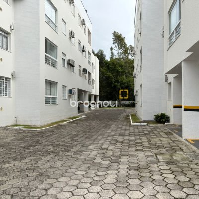 Apartamento com 66m², 2 quartos (sendo 1 suíte), 1 garagem, no bairro Canasvieiras em Florianópolis