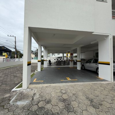 Apartamento com 66m², 2 quartos (sendo 1 suíte), 1 garagem, no bairro Canasvieiras em Florianópolis