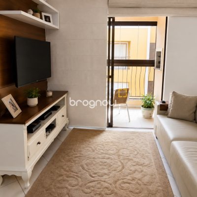 Apartamento com 71m², 2 quartos (sendo 1 suíte), 1 garagem, no bairro Cachoeira do Bom Jesus em Florianópolis