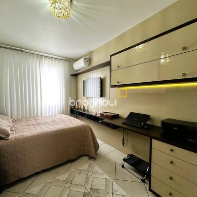 Apartamento com 108m², 3 quartos (sendo 1 suíte), 1 garagem, no bairro Kobrasol em São José