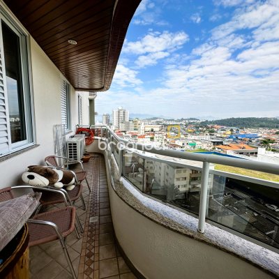 Apartamento com 108m², 3 quartos (sendo 1 suíte), 1 garagem, no bairro Kobrasol em São José