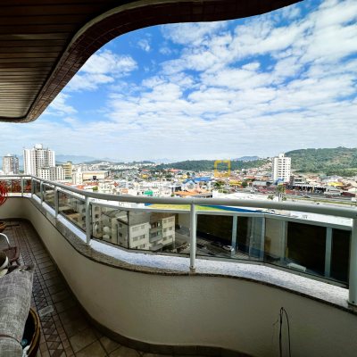 Apartamento com 108m², 3 quartos (sendo 1 suíte), 1 garagem, no bairro Kobrasol em São José