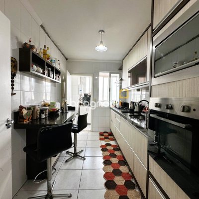 Apartamento com 108m², 3 quartos (sendo 1 suíte), 1 garagem, no bairro Kobrasol em São José