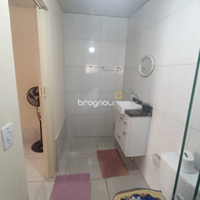 Casa com 141m², 4 quartos, 6 garagens, no bairro Tapera da Base em Florianópolis