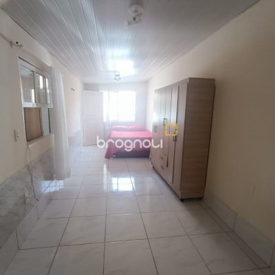 Casa com 141m², 4 quartos, 6 garagens, no bairro Tapera da Base em Florianópolis