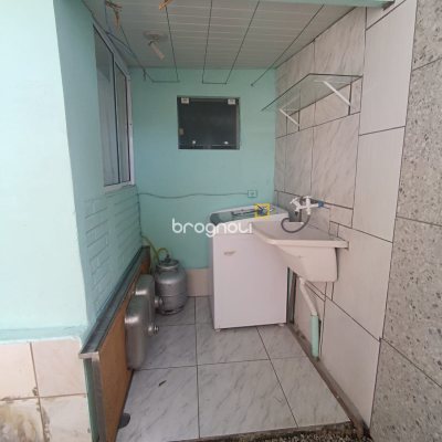 Casa com 141m², 4 quartos, 6 garagens, no bairro Tapera da Base em Florianópolis