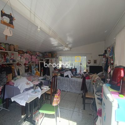 Casa com 141m², 4 quartos, 6 garagens, no bairro Tapera da Base em Florianópolis