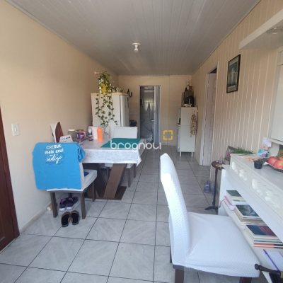 Casa com 141m², 4 quartos, 6 garagens, no bairro Tapera da Base em Florianópolis