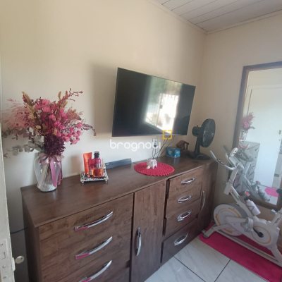 Casa com 141m², 4 quartos, 6 garagens, no bairro Tapera da Base em Florianópolis