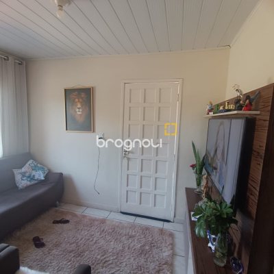 Casa com 141m², 4 quartos, 6 garagens, no bairro Tapera da Base em Florianópolis