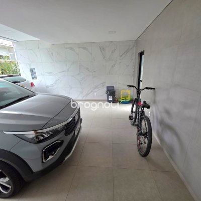 Casa de Condomínio com 184m², 3 quartos (sendo 2 suítes), 2 garagens, no bairro Beira Rio em Biguaçu