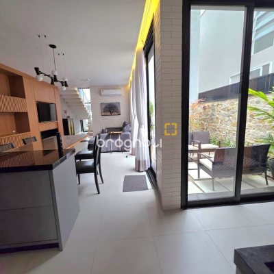 Casa de Condomínio com 184m², 3 quartos (sendo 2 suítes), 2 garagens, no bairro Beira Rio em Biguaçu